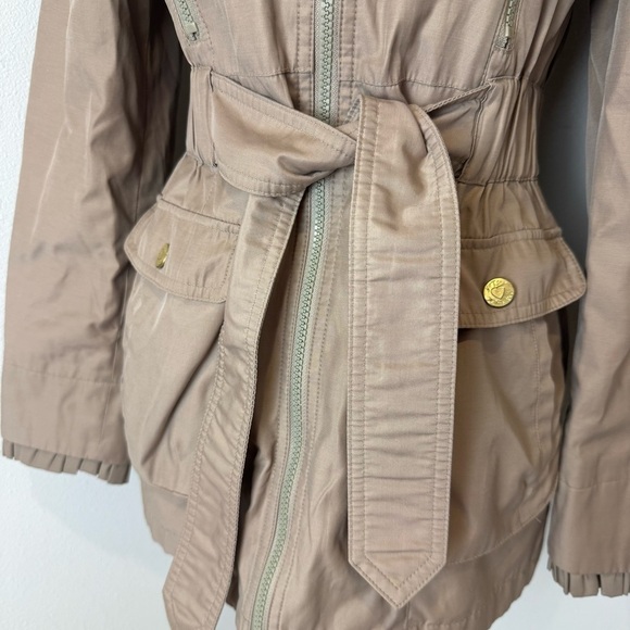 Betsey Johnson Belted Taupe Raincoat ruffle jacket – Hooded Gold Hardware XS - Picture 6 of 8